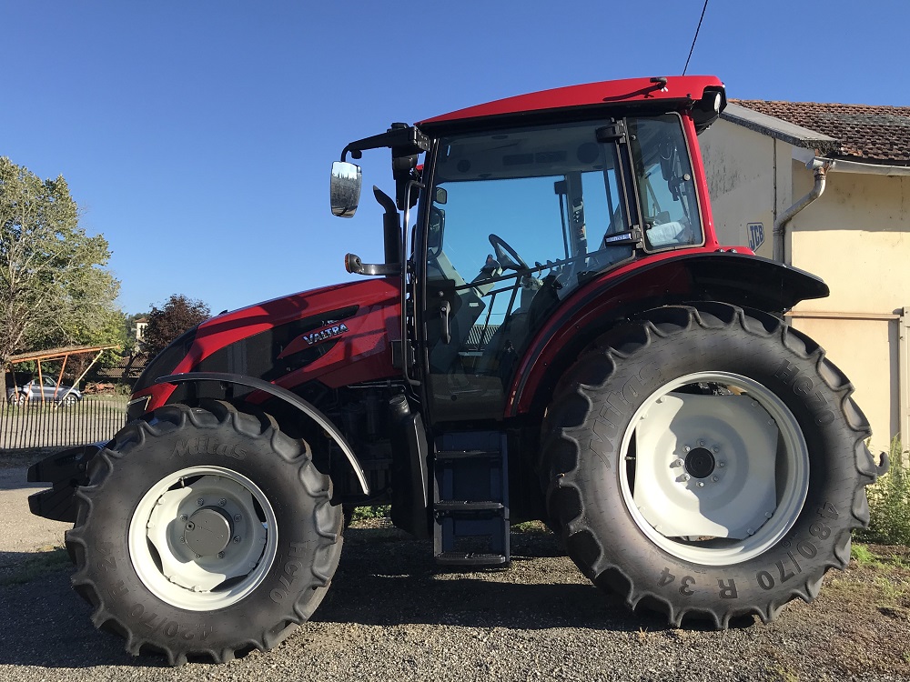 tracteur valtra A 104 hi tech