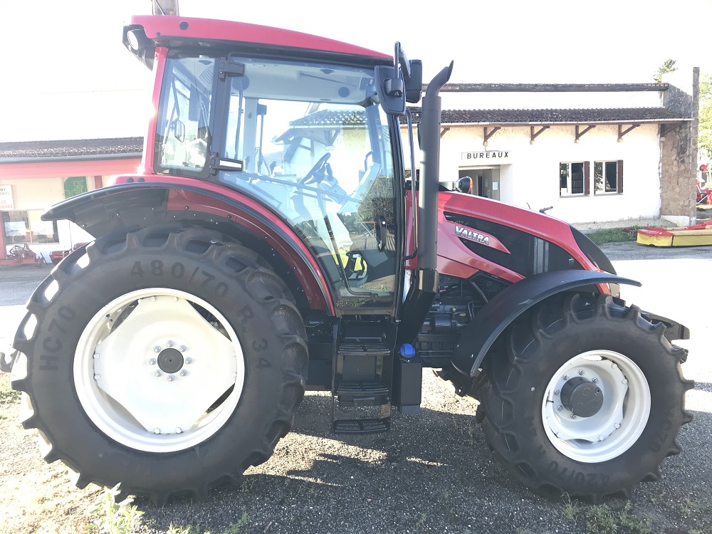 tracteur valtra A 104 neuf