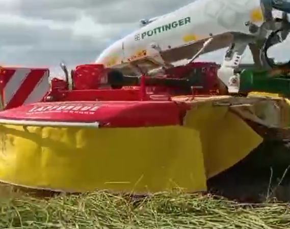 faucheuse Pöttinger Alpha Motion Master 301