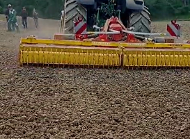 Herse rotative Pöttinger Lion 503 c