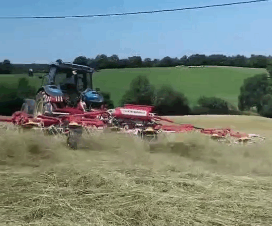 faneuse Pöttinger HIT 8680