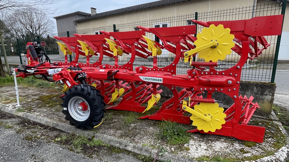 Charrue servo pottinger 3000 neuve gers