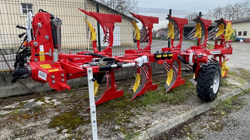 Charrue servo pottinger 3000