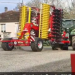 C'est parti pour une belle livraison d'un déchaumeur Pöttinger 5001 T.
